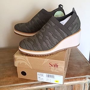 Camo wedge, Sofft brand, size 8